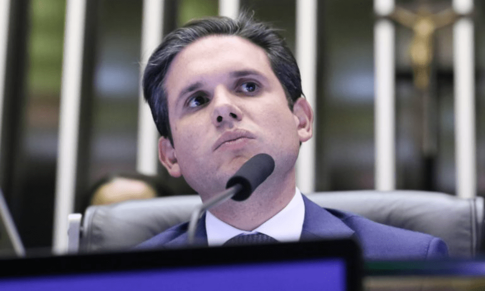 Hugo Motta prevê mudanças na MP do IOF