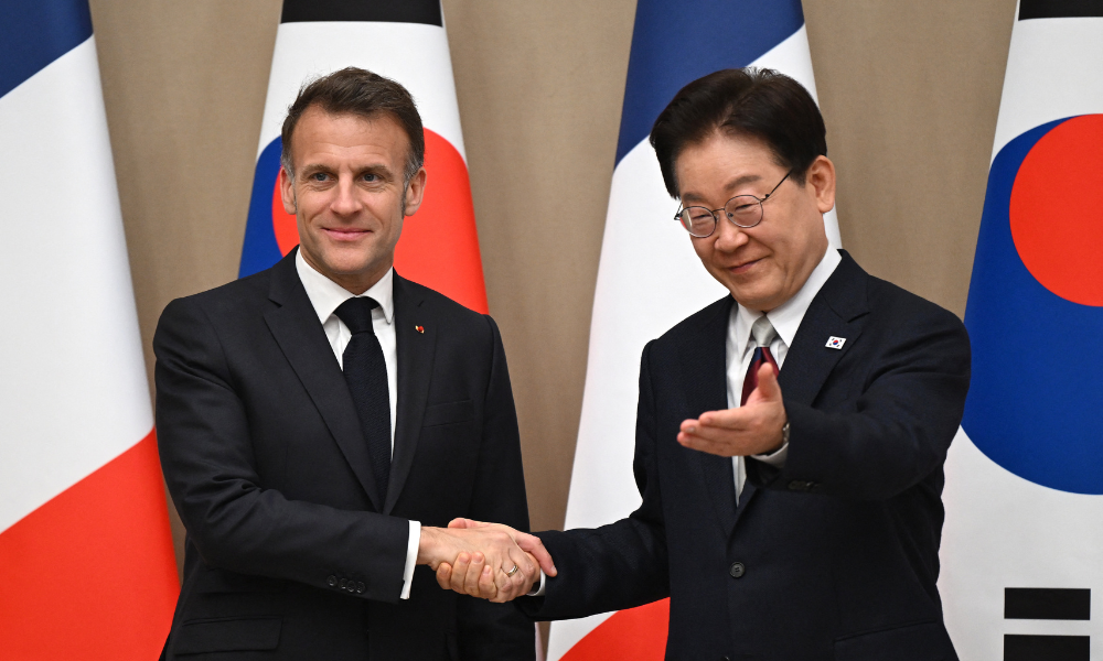 França e Coreia do Sul vão trabalhar juntas para reabrir o Estreito de Ormuz
