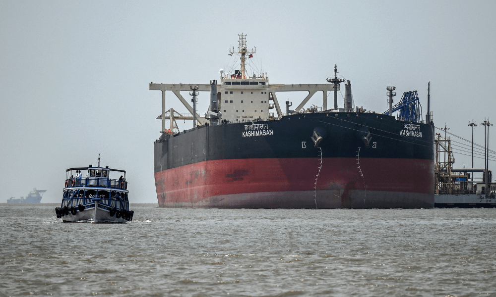 Petróleo dispara mais de 7% e supera US$ 102, antes do bloqueio dos EUA ao Irã