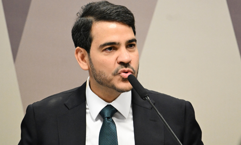 Comissão de Constituição, Justiça e Cidadania (CCJ) realiza reunião para sabatinar indicados ao Tribunal Superior do Trabalho (TST), Defensoria Pública da União (DPU), e ao Supremo Tribunal Federal (STF). Mesa: indicado para exercer o cargo de ministro do Supremo Tribunal Federal (MSF 7/2026), Jorge Rodrigo Araújo Messias; presidente da CCJ, senador Otto Alencar (PSD-BA). Foto: Geraldo Magela/Agência Senado