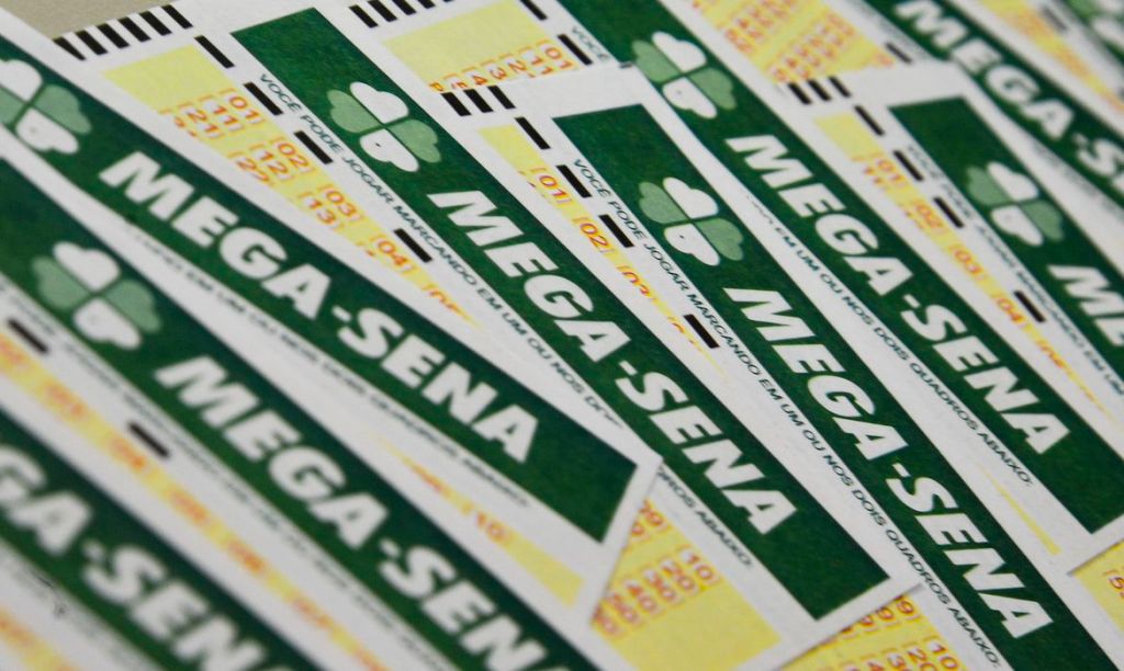 Mega-Sena: ninguém acerta as dezenas e prêmio vai a R$ 100 milhões