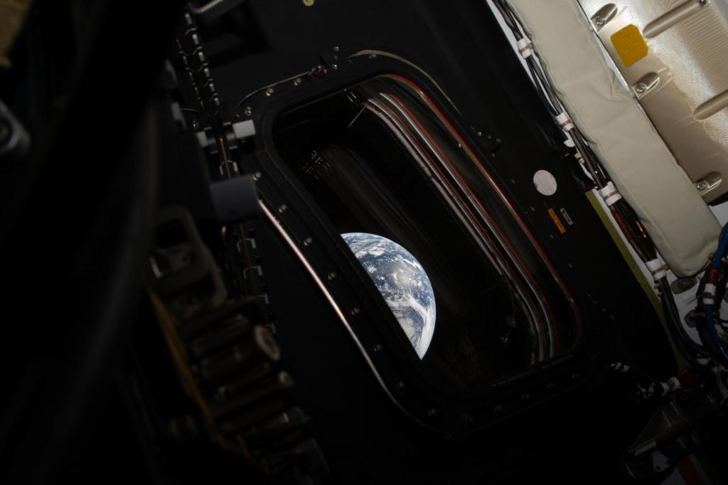 Sobrevoo da Lua: astronautas da Artemis II iniciam viagem de retorno à Terra
