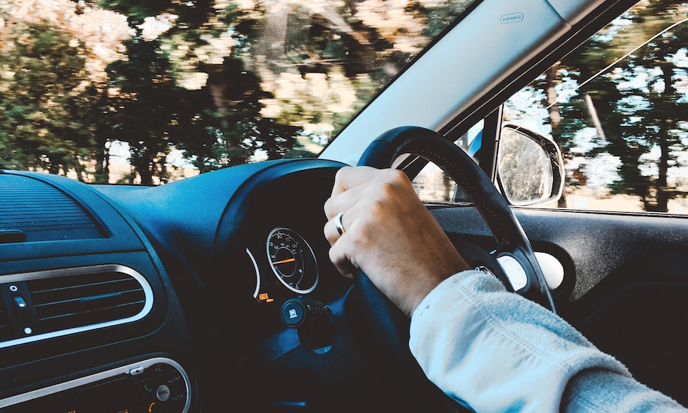 Carro por assinatura vale a pena: análise técnica e comparativo com usados