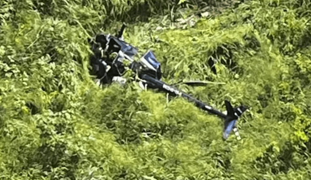 Helicóptero com quatro pessoas cai na Paraíba