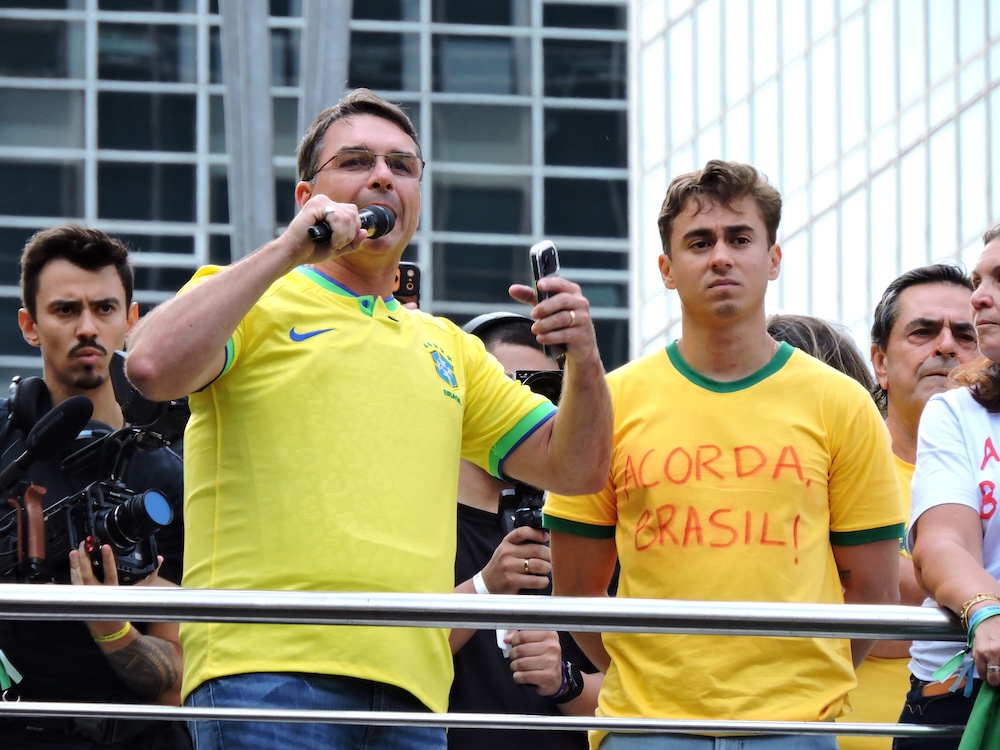 Flávio escala oposição para o futebol no mesmo horário em que Senado decide Messias