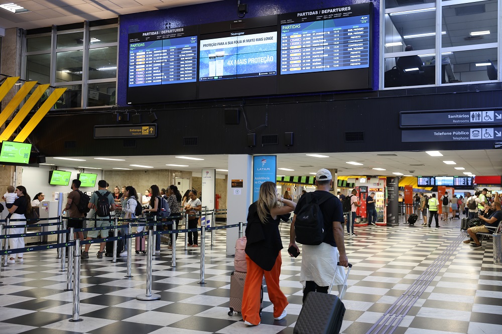 Brasil tem queda no fluxo de turistas estrangeiros após passar a cobrar vistos dos EUA, Canadá e Austrália
