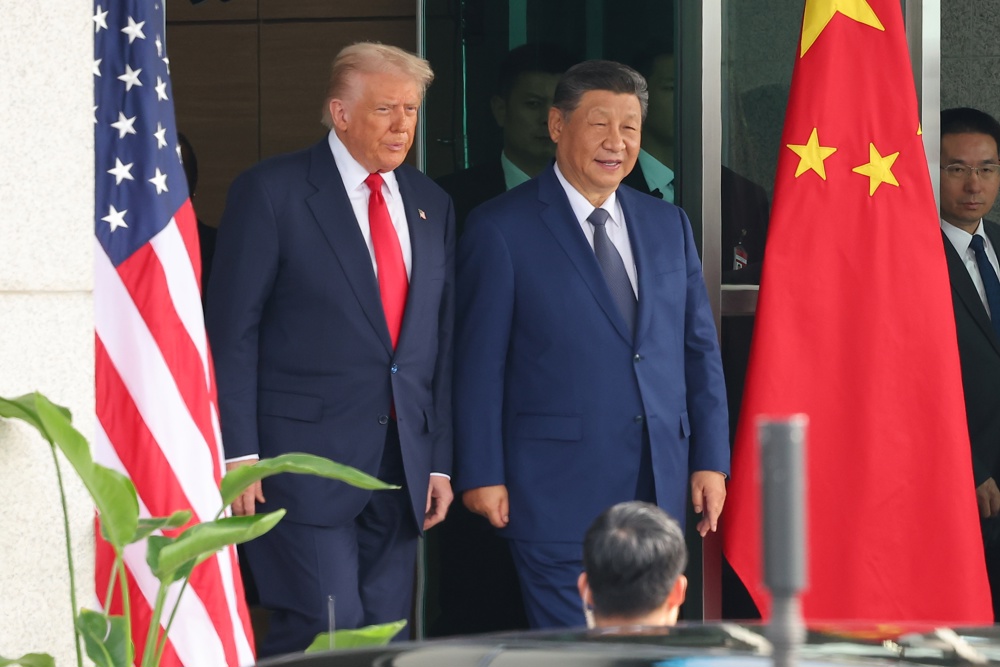 China condena apreensão de navio pelos EUA e declarações nucleares do Japão