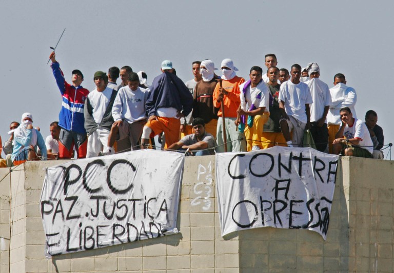 Rebelião do PCC (Primeiro Comando da Capital) em presídio de Junqueirópolis em maio de 2006