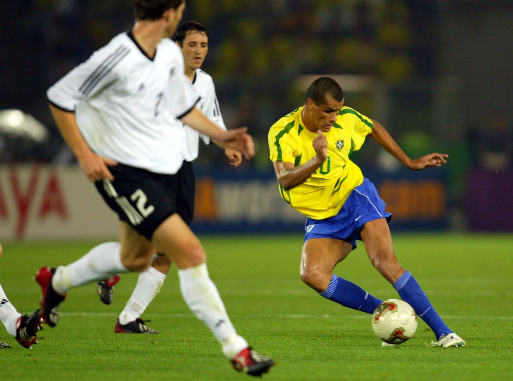 Como estava cada seleção brasileira campeã do mundo a 30 dias da Copa