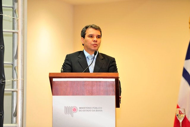 Mendonça intima ministro da Justiça a se manifestar sobre afastamento de Andrei