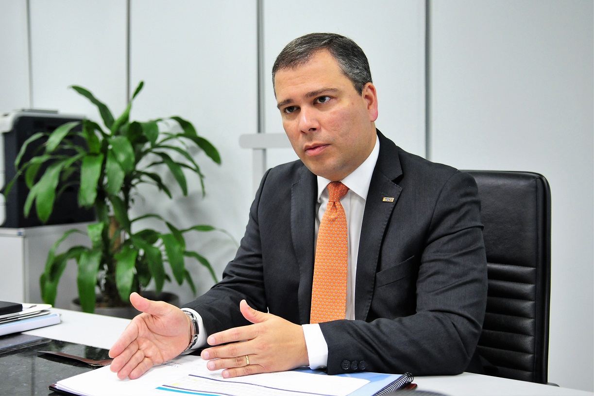 Caso Master: ex-BRB tinha 16 pistolas, 5 fuzis e 1 revólver quando foi preso, diz PF