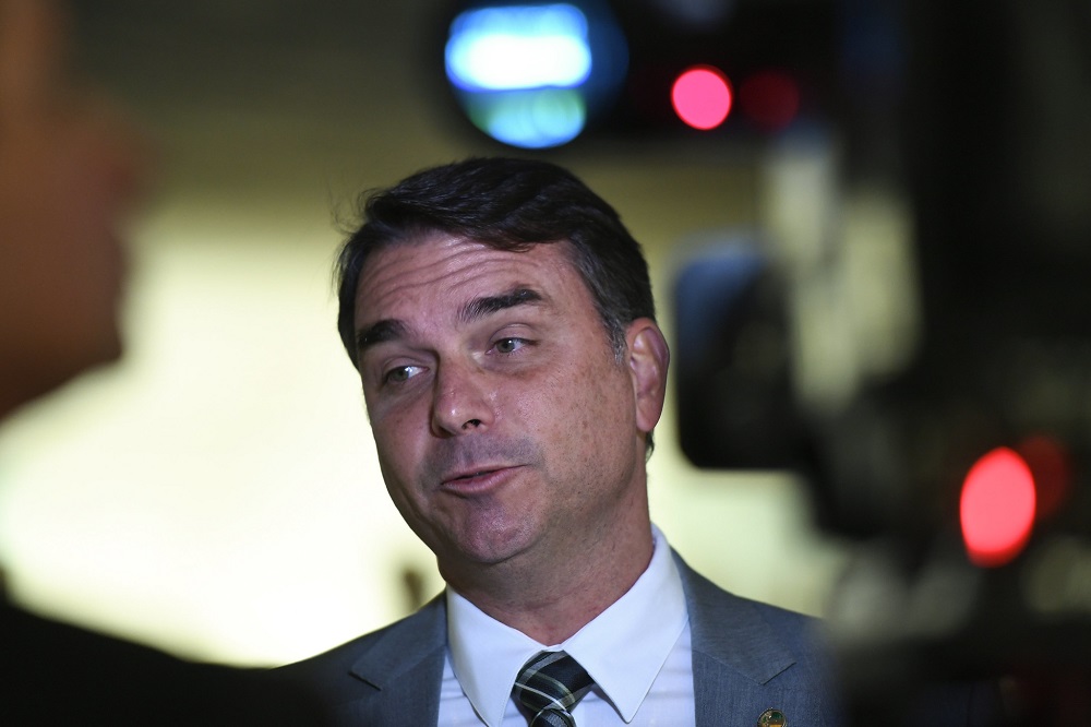 Flávio Bolsonaro nega ter pedido reunião com Trump: ‘I didnt ask anything’