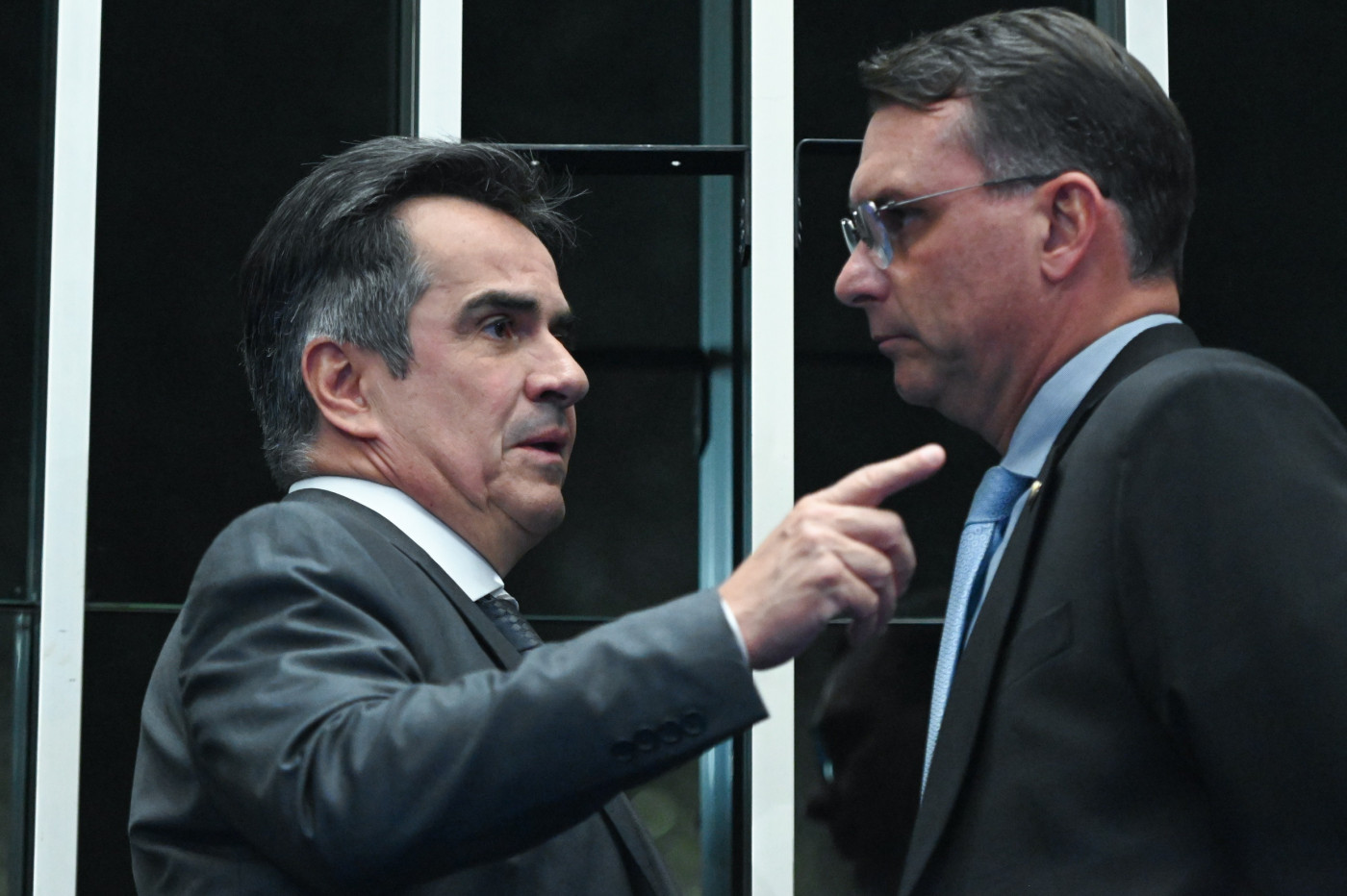 ‘Tem que ser investigado como todos’, diz Ciro Nogueira sobre Flávio Bolsonaro