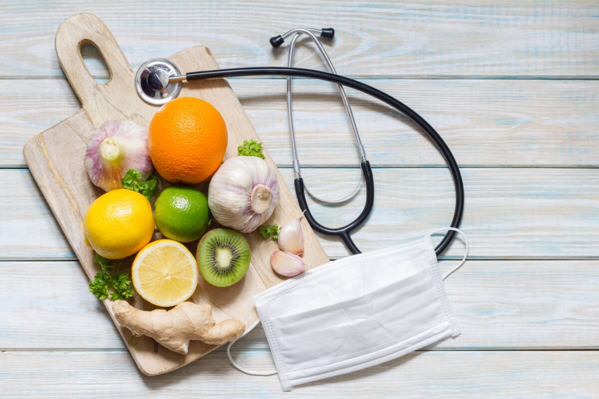 O que comer no calor: quais alimentos ajudam a baixar a temperatura do corpo no verão