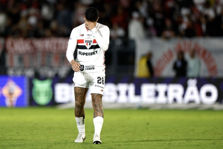 Alan Franco jogador do São Paulo durante partida contra o Bahia no estádio Cícero De Souza Marques pelo campeonato Brasileiro A 2026