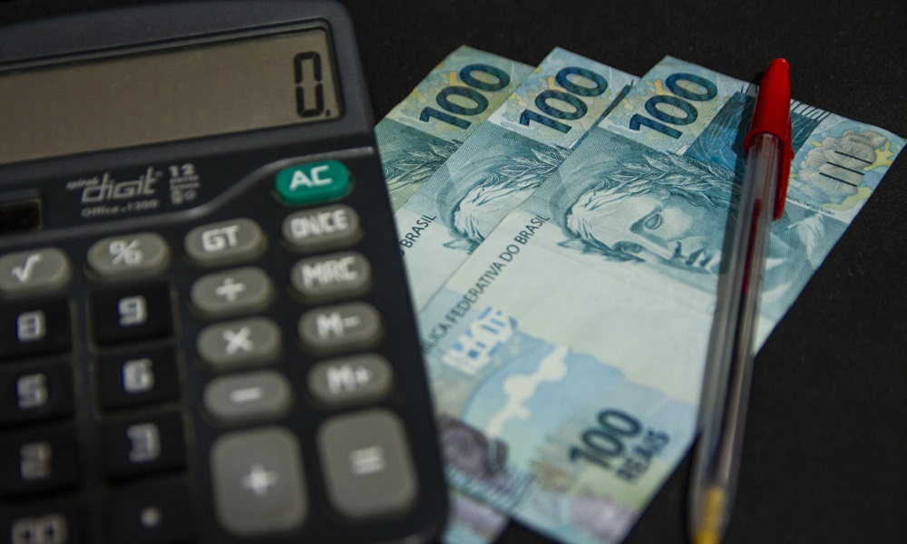 Renda média do brasileiro cresce em 2025 e chega a R$ 3.367, diz IBGE