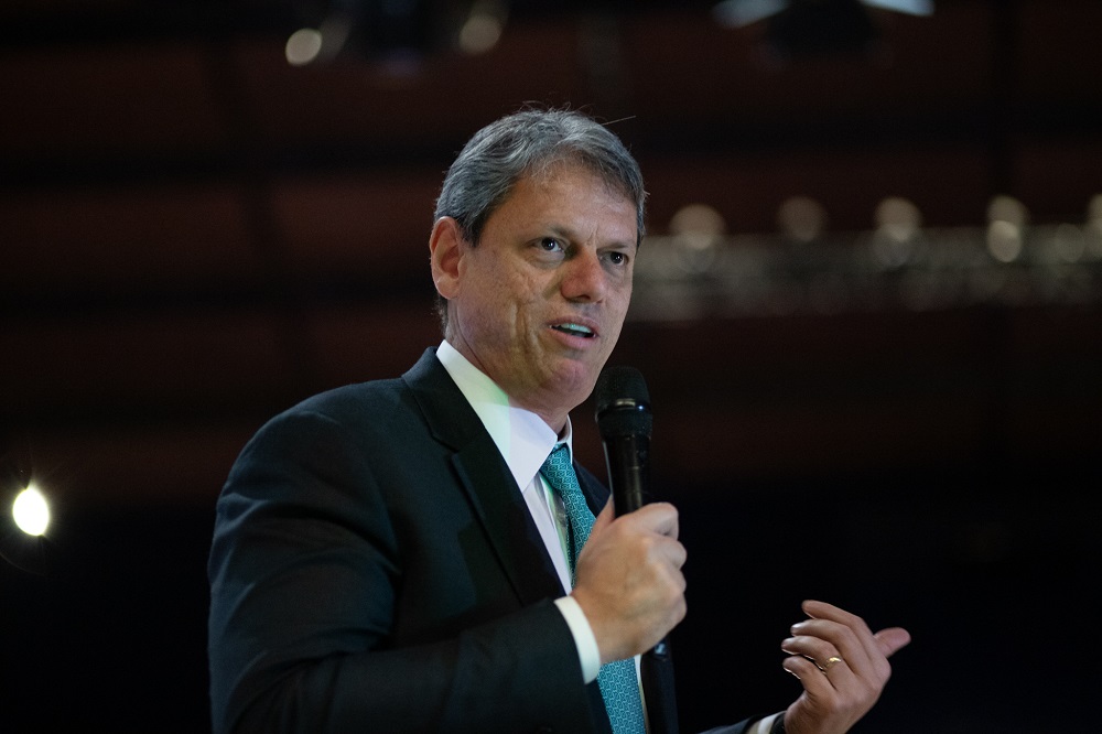 Aliados veem Tarcísio confortável, lealdade de Bolsonaro e minimizam Eduardo