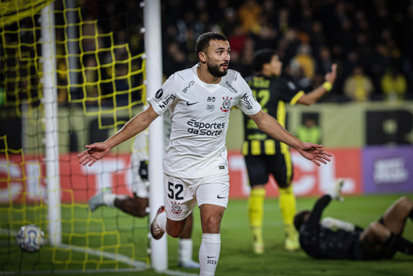 Corinthians joga mal, mas vence Atlético-MG no fim com golaço de Labyad