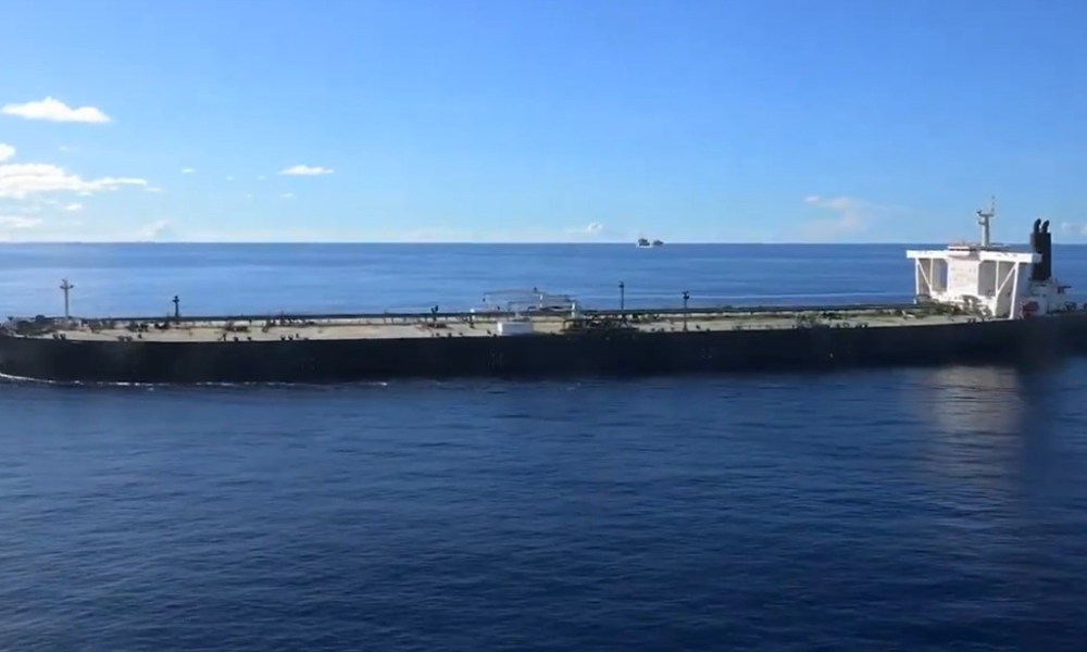 Três marinheiros indianos morreram em petroleiro a