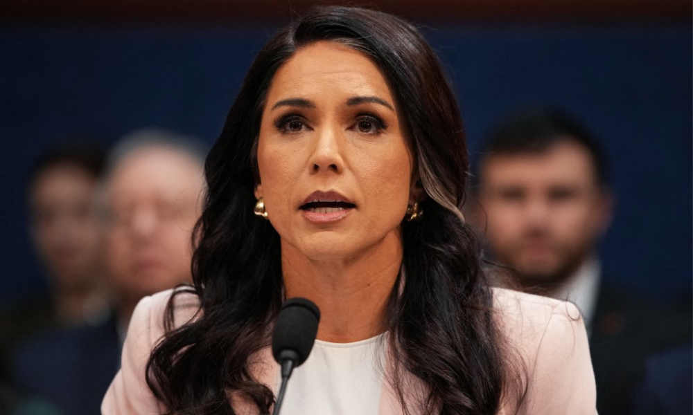 Tulsi Gabbard renuncia ao cargo de Diretora de Inteligência Nacional dos EUA