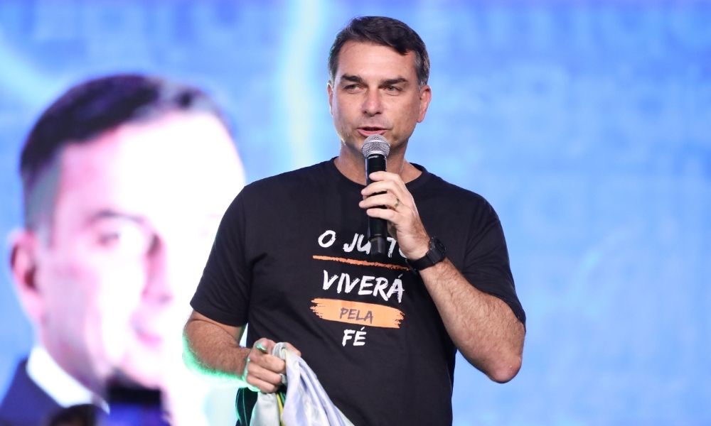 De feiras do agro a marchas gospel, Flávio avança em palanqu