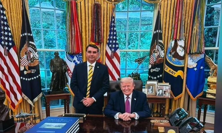 Flávio Bolsonaro e Trump