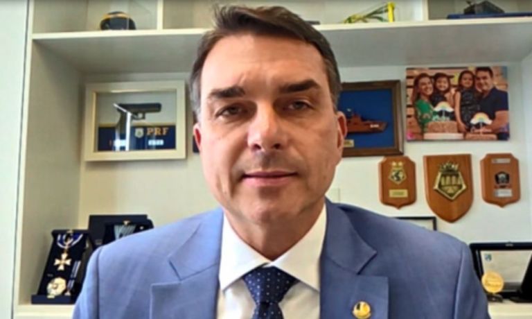flávio bolsonaro entrevista à Jovem Pan