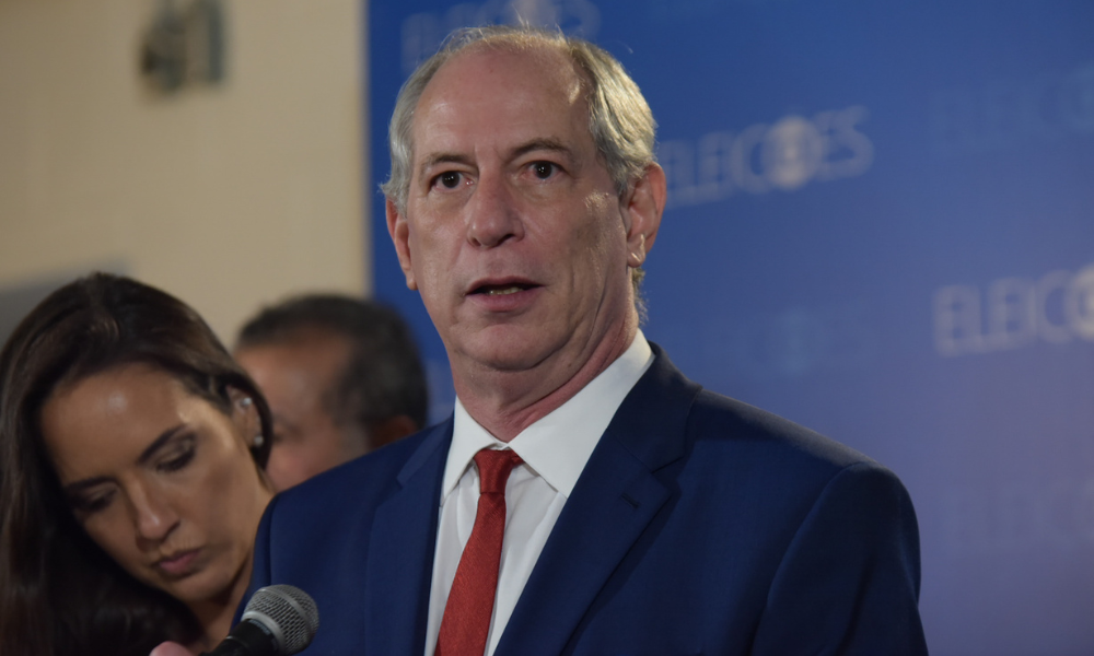 Ciro Gomes manda prender apoiador ao confundir gesto com símbolo do CV; veja vídeo