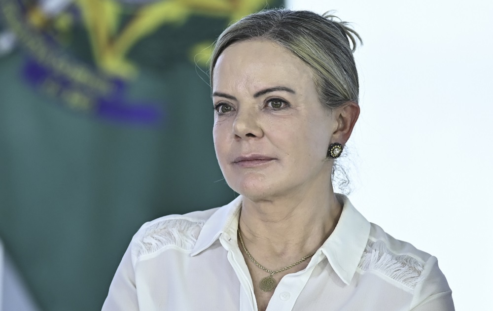 Gleisi diz que governo vai debater com Motta e líderes cargos ao Centrão