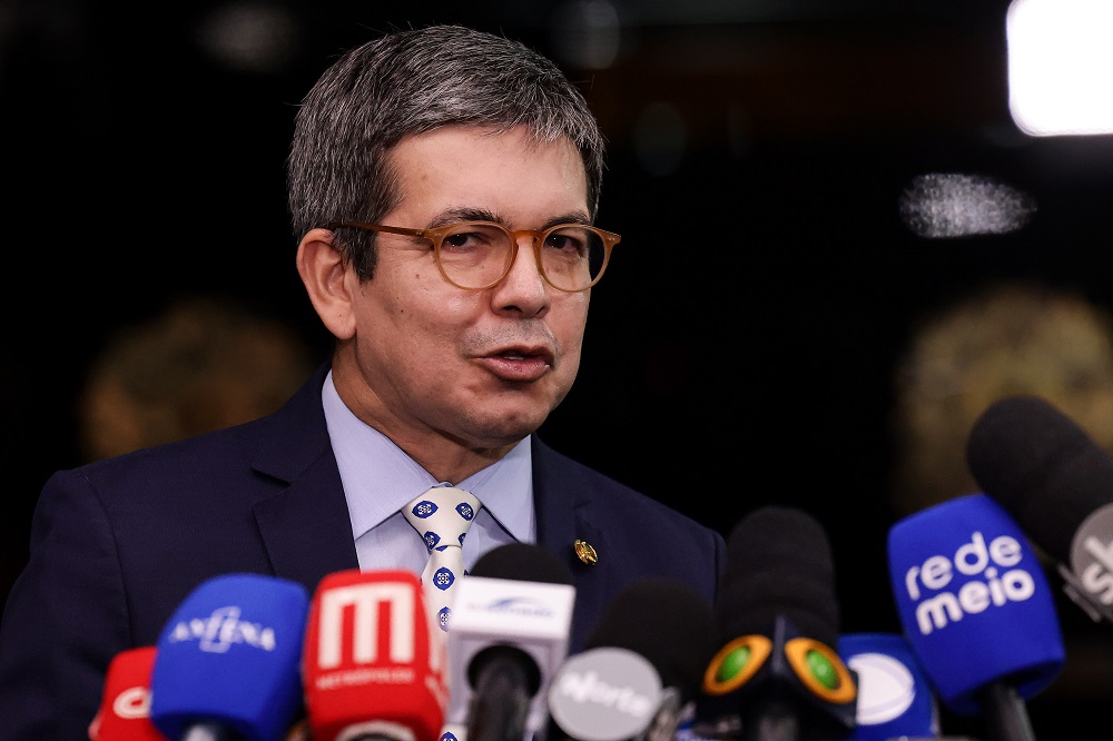 Líder do governo no Congresso acredita em votação da PEC da escala 6×1 no Senado em até três semanas