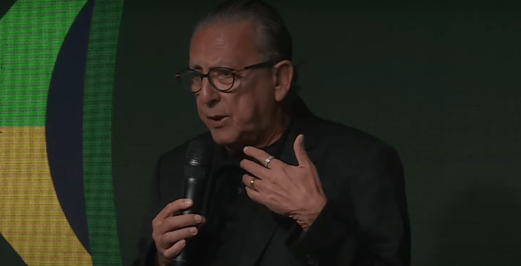 Galvão Bueno é internado e será submetido a cirurgia neste sábado