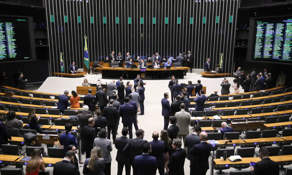 Câmara dos Deputados aprova texto-base do marco legal para minerais críticos e estratégicos