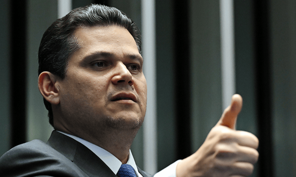 Alcolumbre sinaliza votação do fim da escala 6×1 para a próxima semana