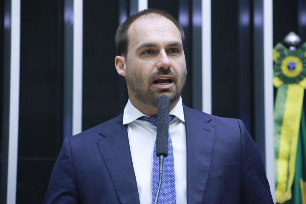 ‘Poderão ser combatidos como Bin Laden’, diz Eduardo sobre PCC e CV após decisão dos EUA