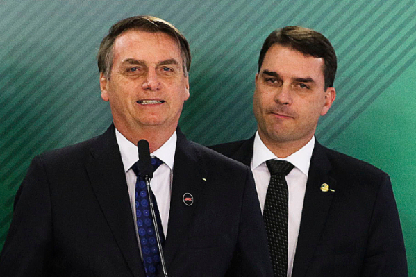 À sombra do pai: quem é Flávio Bolsonaro, candidato do PL à Presidência