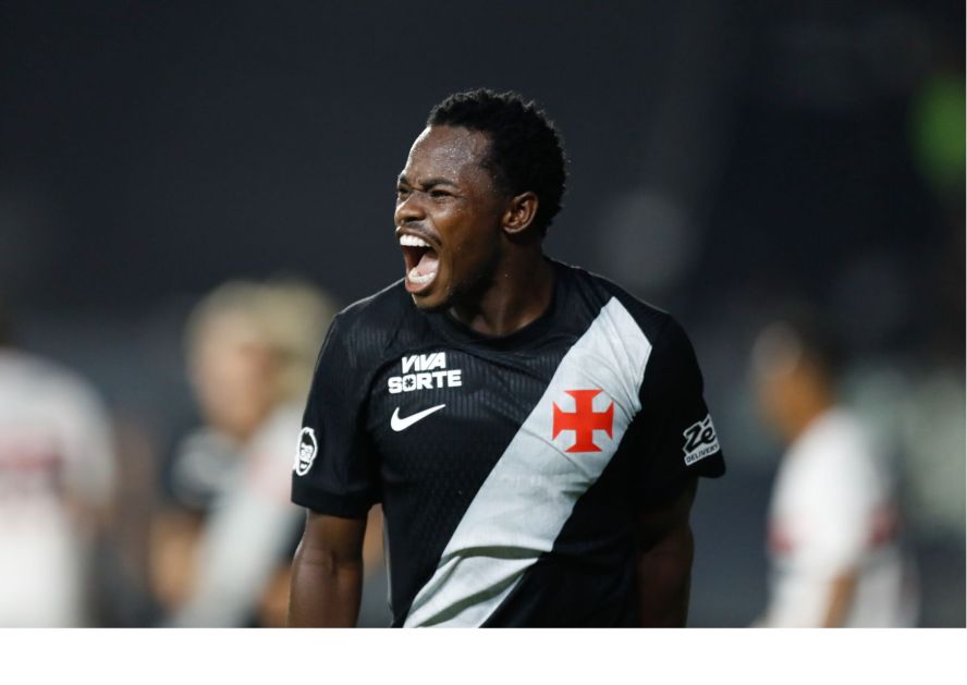 Jogador do Vasco, Andrés Gómez, comemora gol marcado