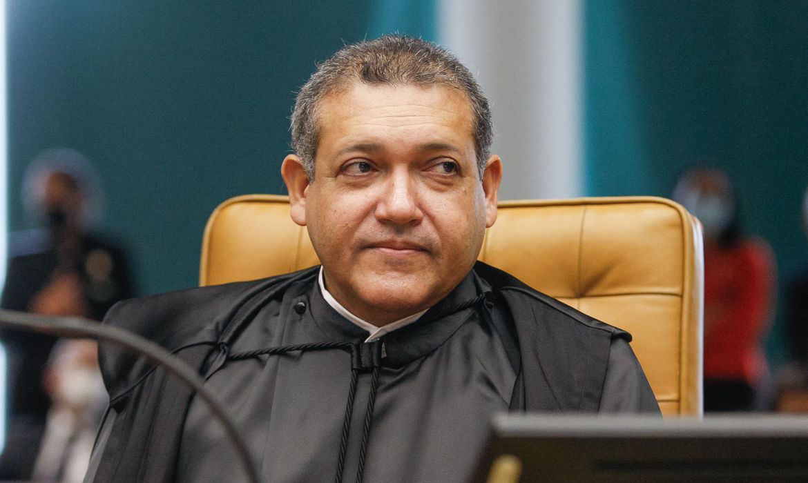 Senadores pedem ao STF para redistribuir relatoria sobre abertura da CPMI do Master