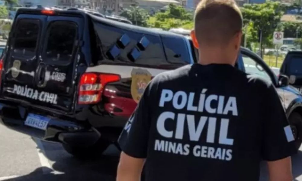 Mãe é presa após agredir e jogar água quente com miojo em filha adolescente