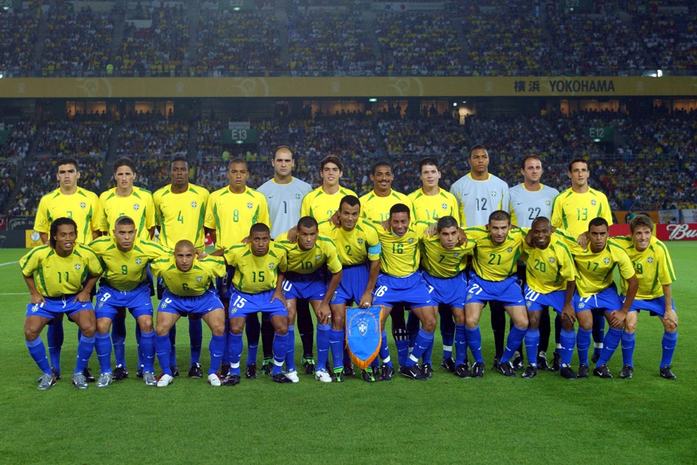 A seleção que conquistou o penta, em 2002, teve treze jogadores que atuavam no Brasil