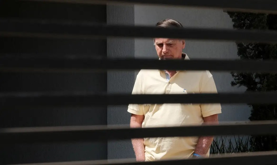 Ex-presidente Jair Bolsonaro, em prisão domiciliar