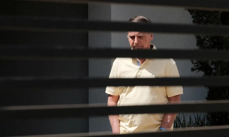 Ex-presidente Jair Bolsonaro, em prisão domiciliar