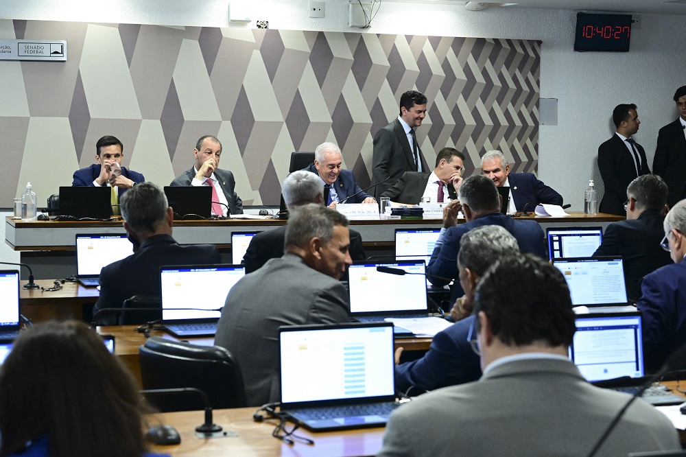 CCJ dá aval à reestruturação da AGU e projeto que concentra poder vai ao plenário