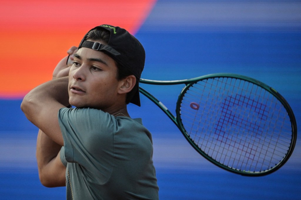 Brasileiro Guto Miguel é campeão do torneio juvenil de Roland Garros