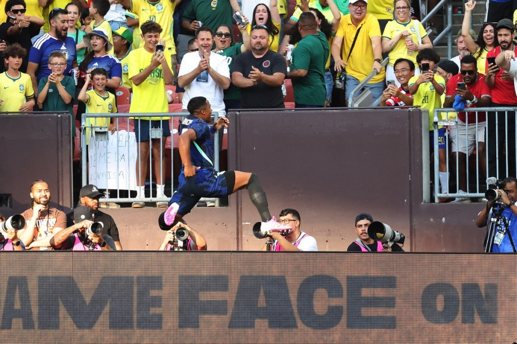 Brasil vence Egito no último amistoso antes da Copa do Mundo