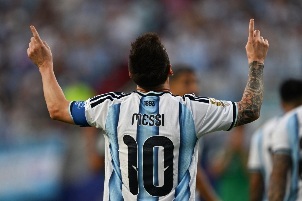 Messi faz dois gols históricos em vitória contra a Áustria na Copa do Mundo