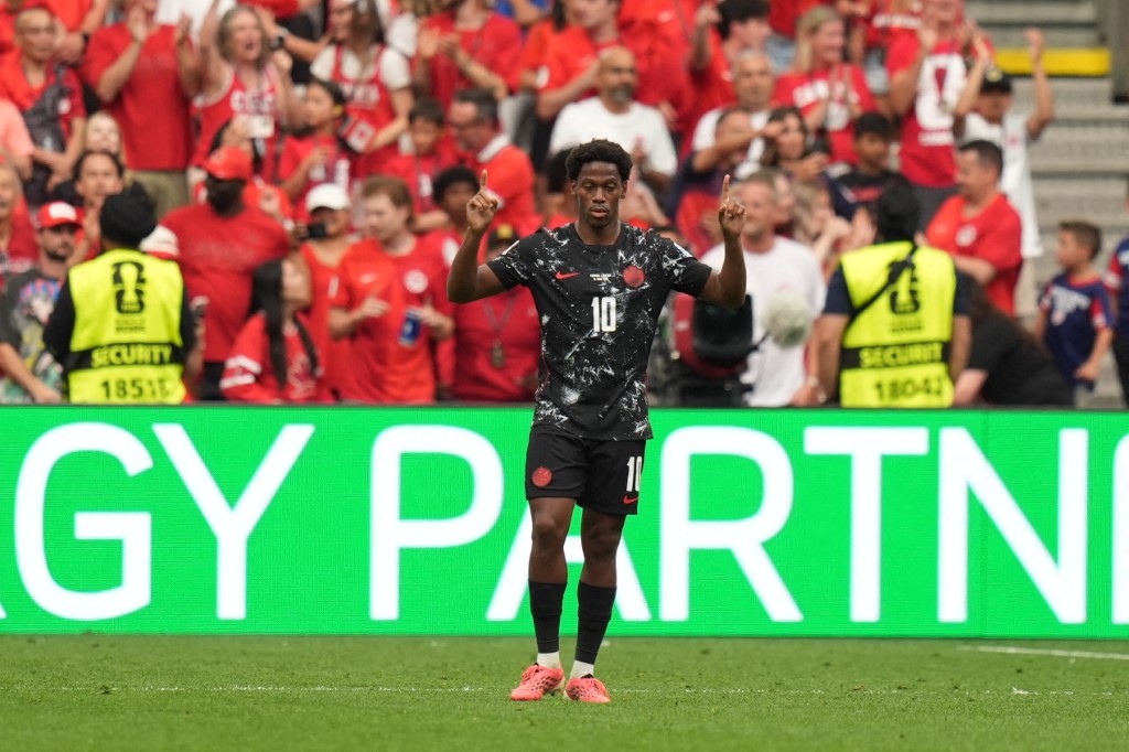 Canadá goleia Catar e vence pela primeira vez em Copas do Mundo
