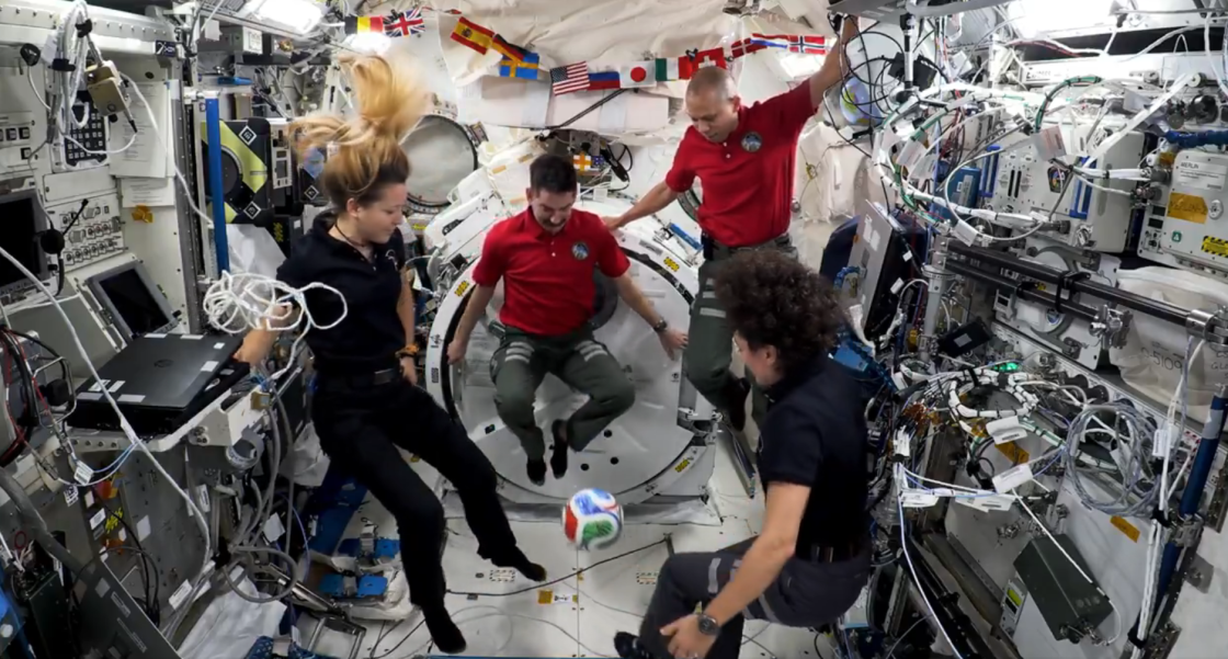 NASA envia a ‘Trionda’, bola oficial da Copa, para o espaço