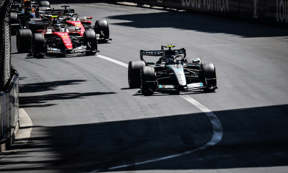 Antonelli supera batidas e asfalto solto e vence o GP de Môn