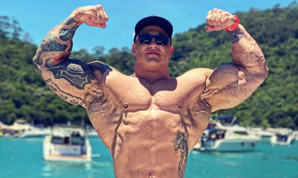 Atleta e ex-metalúrgico: quem é o influenciador que bateu Po