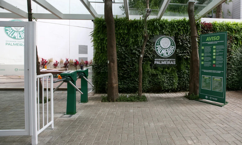 Seus advogados também negaram as denúncias e requereram acesso aos procedimentos instaurados Sede social do Palmeiras